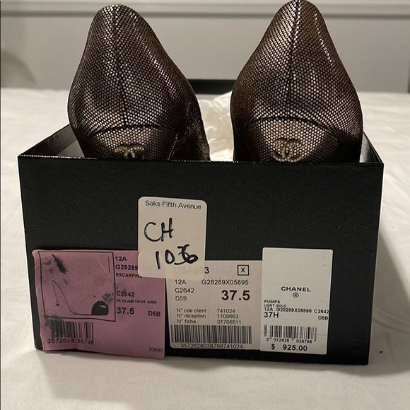 CHANEL Black & Gold high heel shoes size  37.5 - Picture 6 of 8